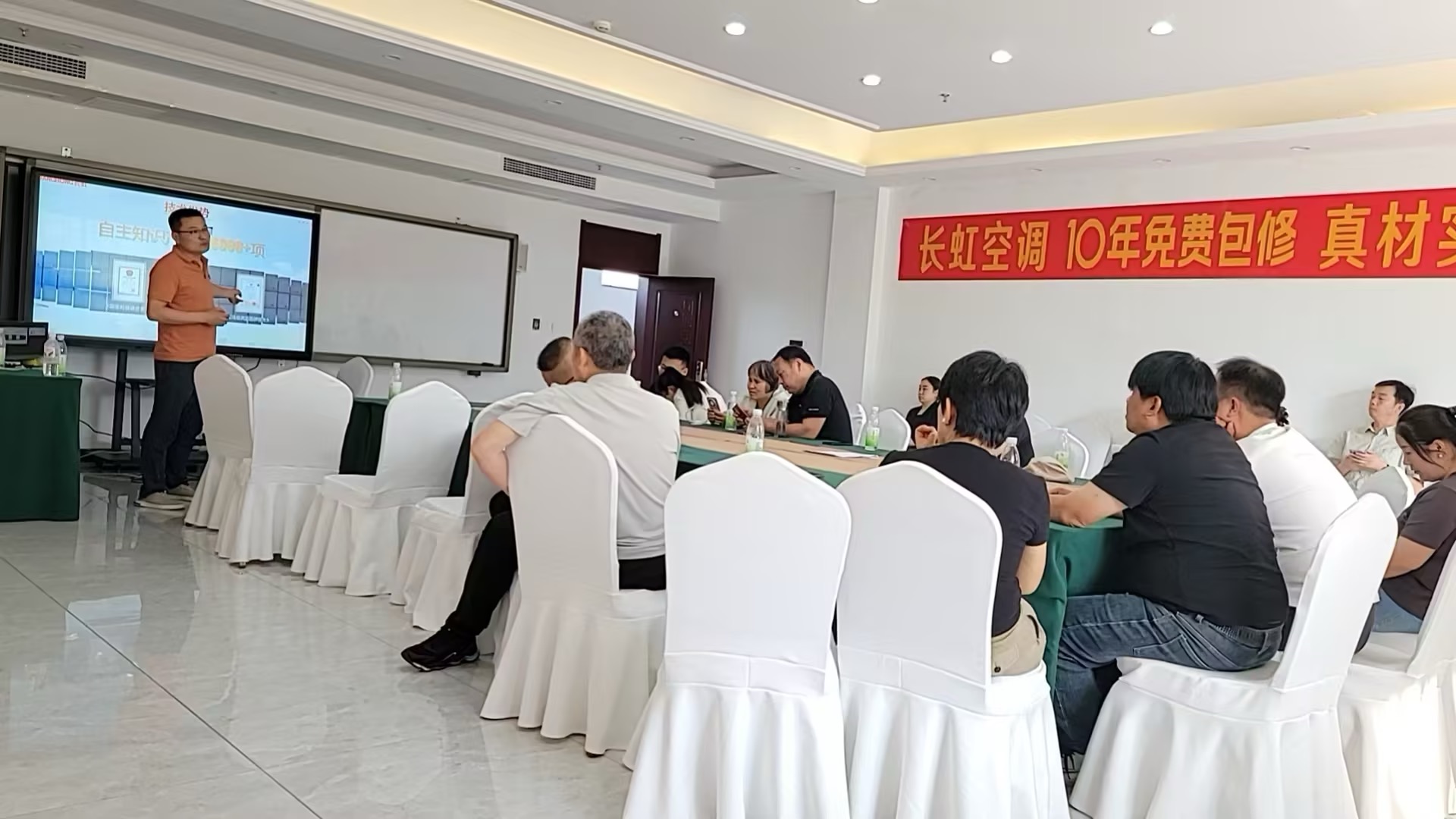 一握长虹手,终生是朋友|一位乡镇营销人的信任双向奔赴 - 插图 2